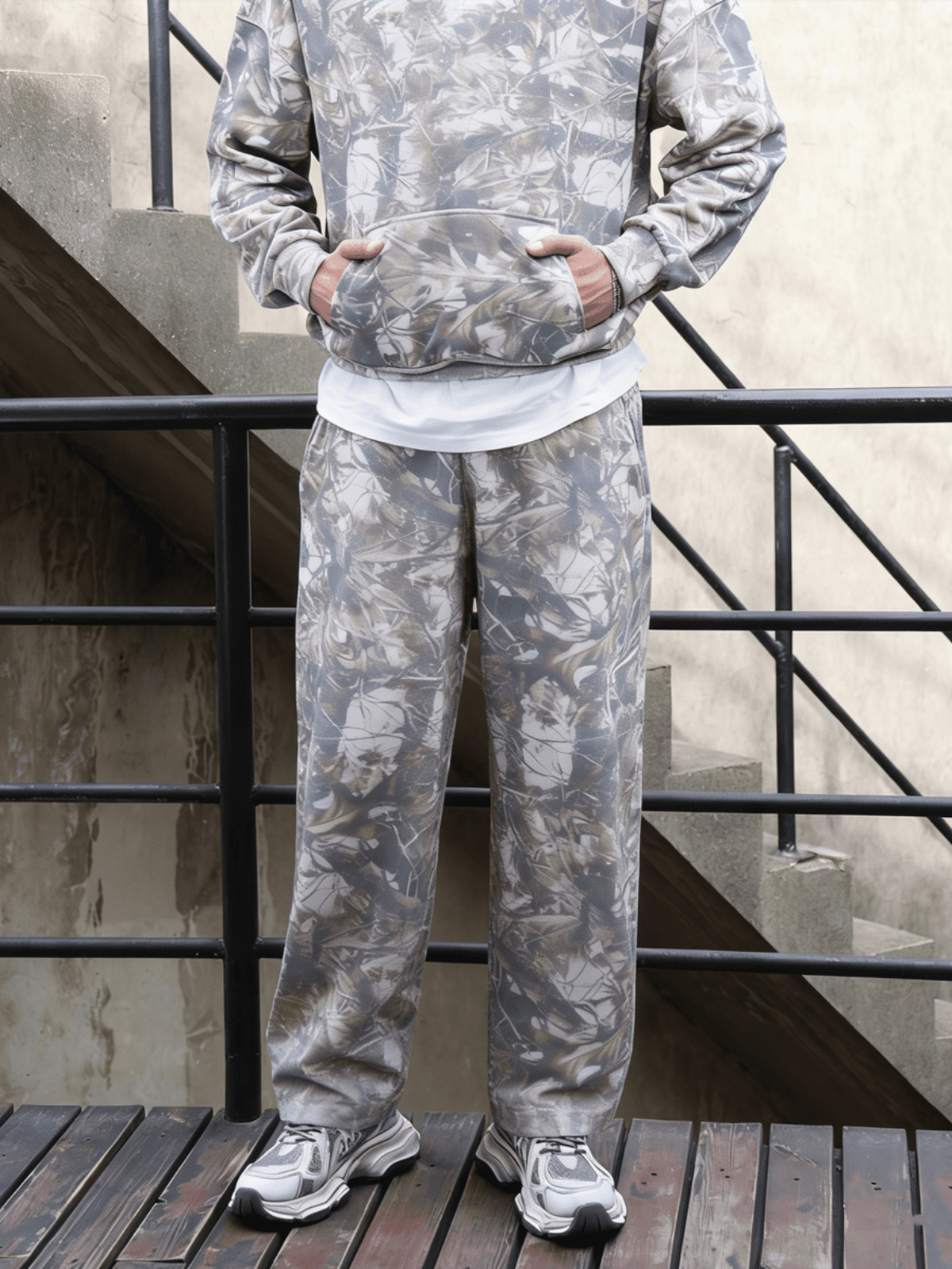 Apollo Moda  Camo Oversized Heavyweight French Terry Open-Hem Sweatpants – product view 4