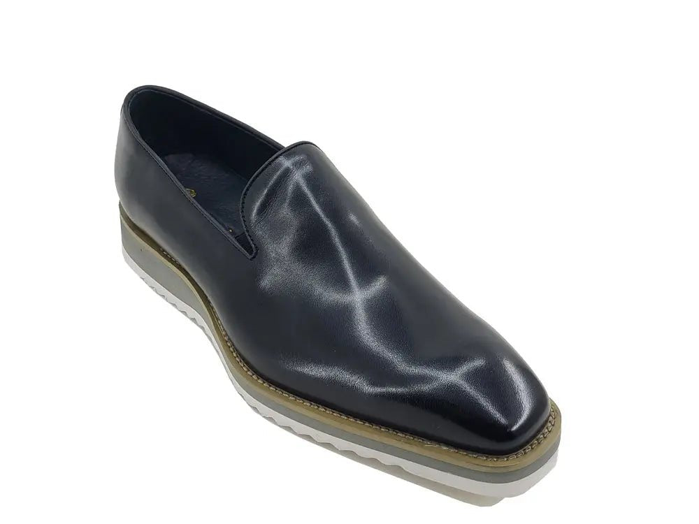 Carrucci Shoes Burnished Wholecut Loafer Leather KS51503