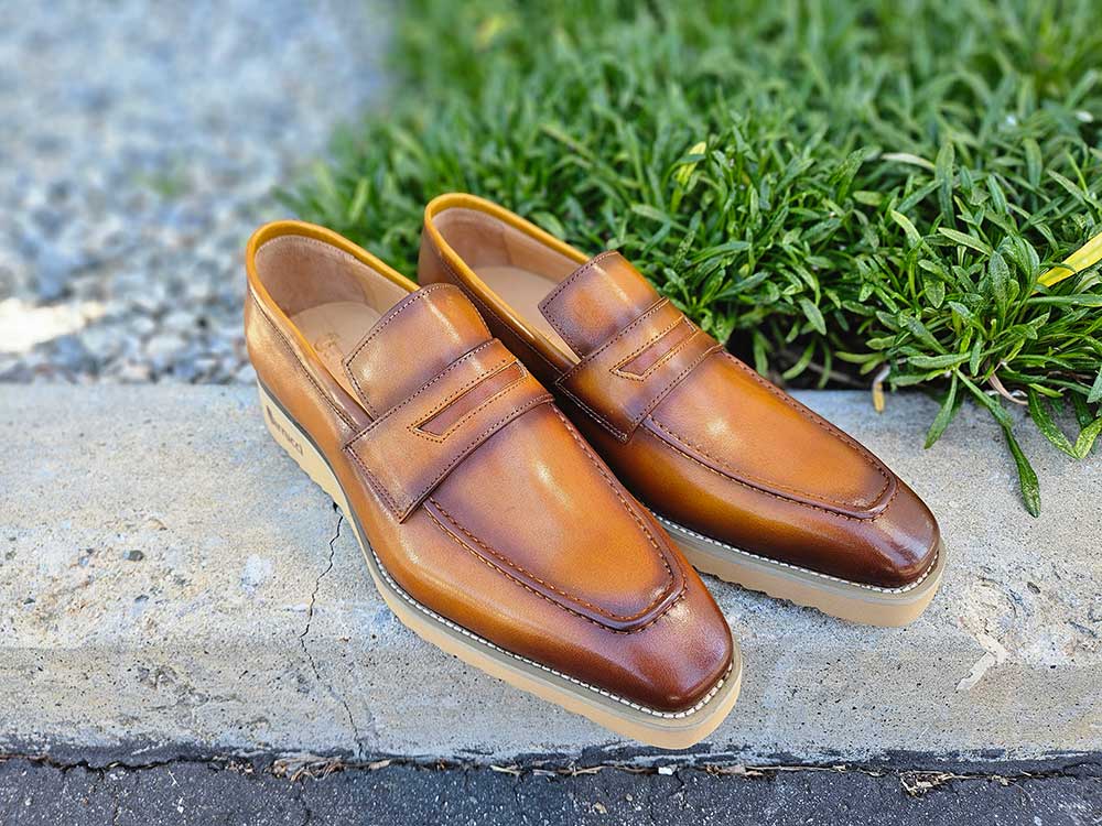 Carrucci Shoes Chic Patina Burnished Penny Loafer Leather KS51803