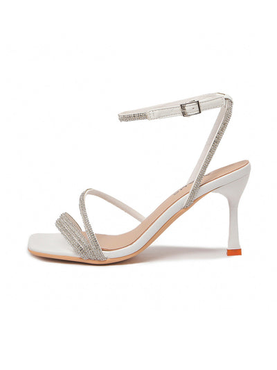Chloe | White