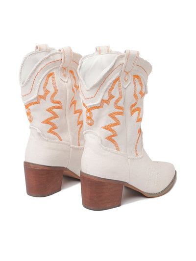 Giddyup | White