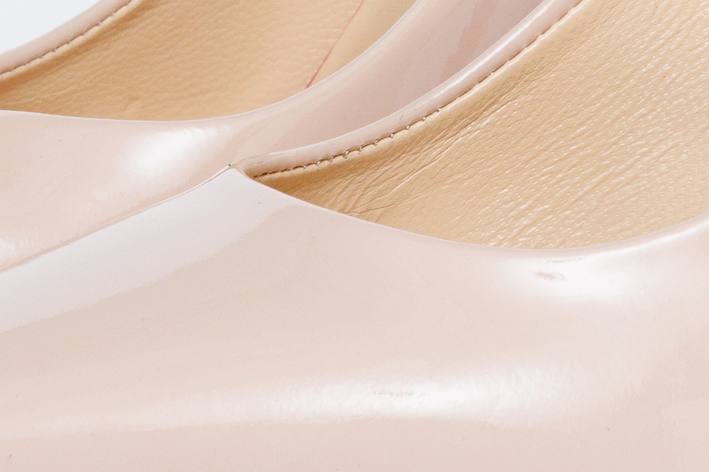 The Ege Cream Leather Pump Fuchsia Sole Women Shoe