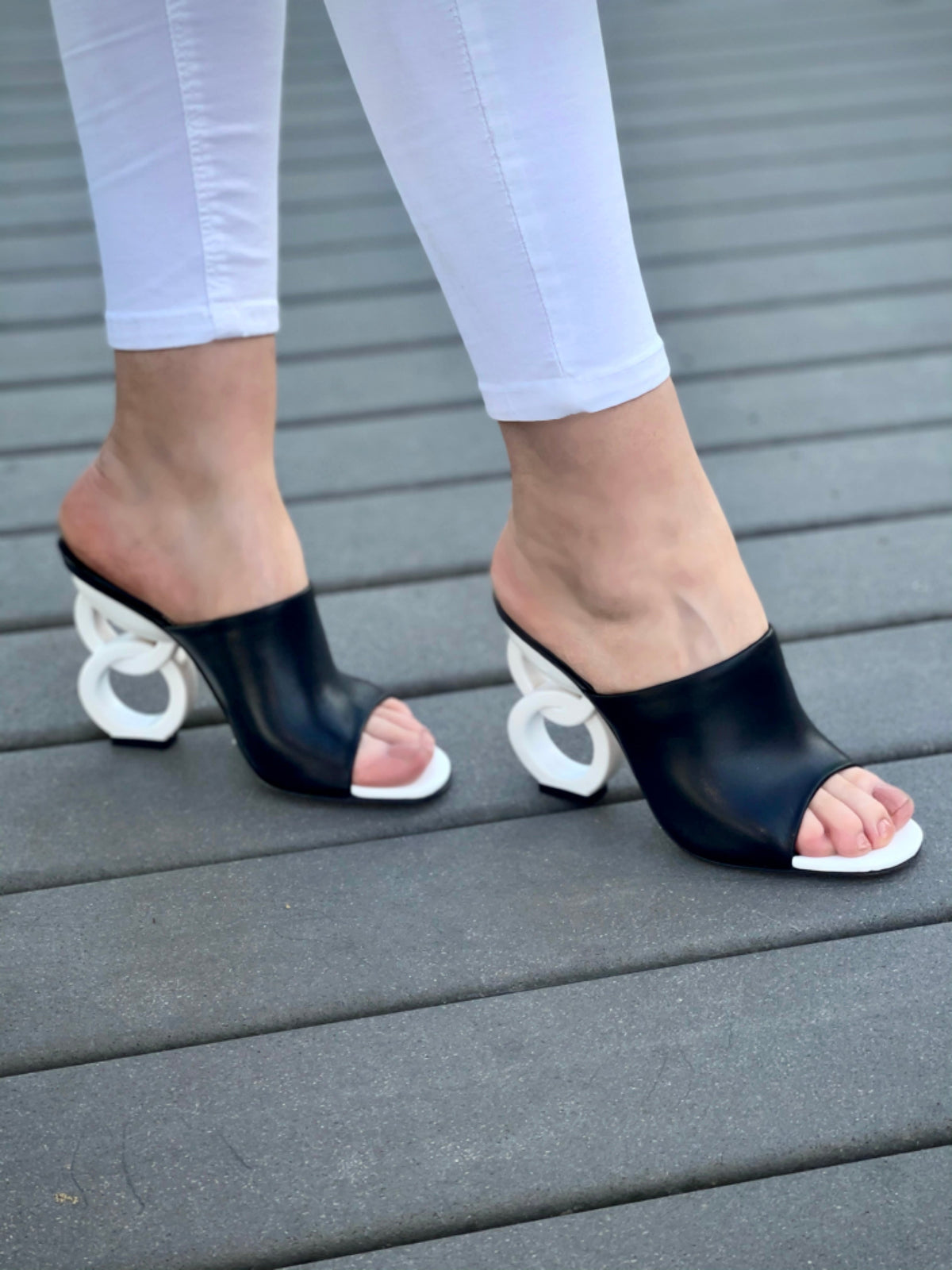 Vinci Leather The Cymmer Black Leather Women Sandal – product view 7