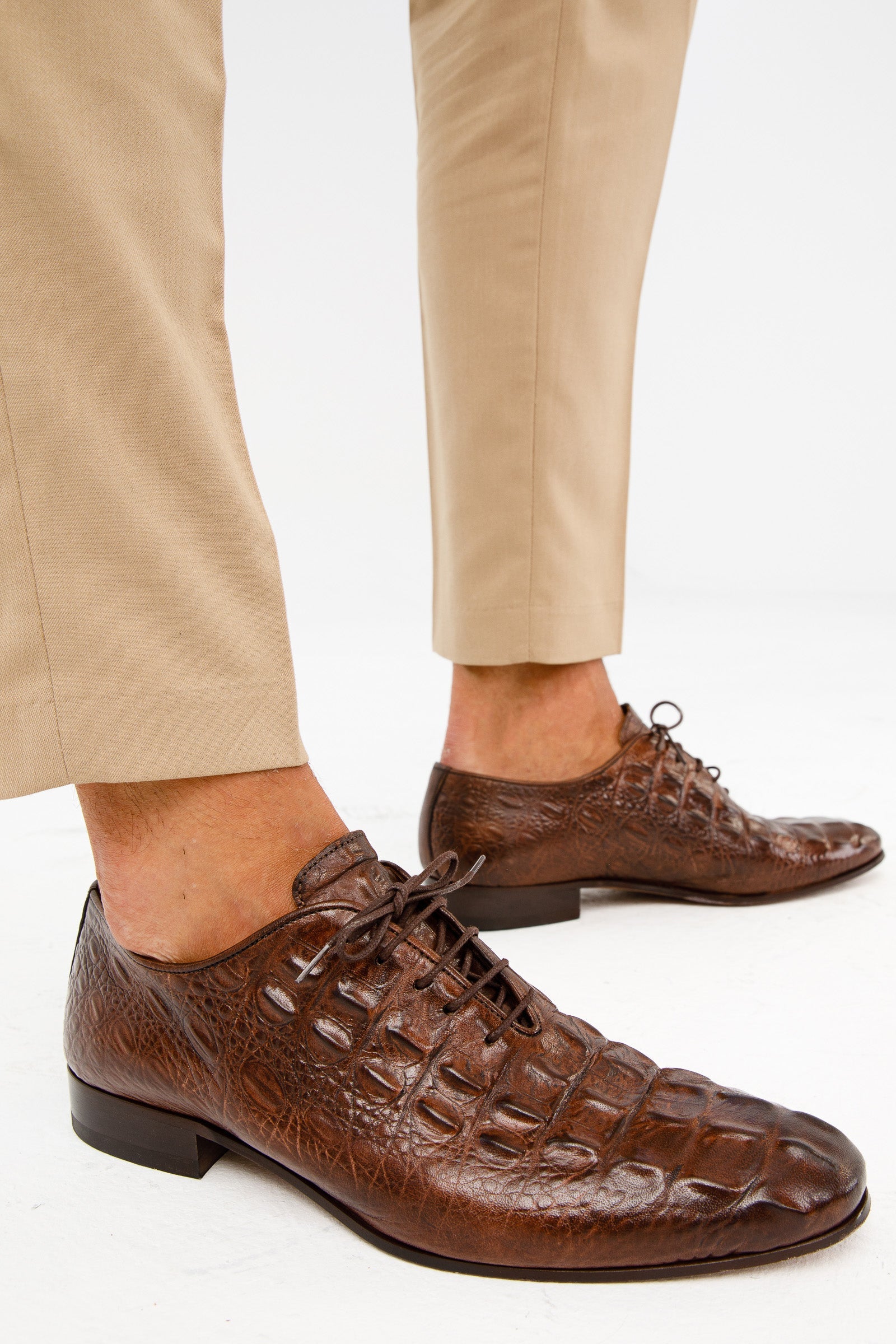 The Randor Brown Croc-Embossed Calf Leather Oxford Men Shoe