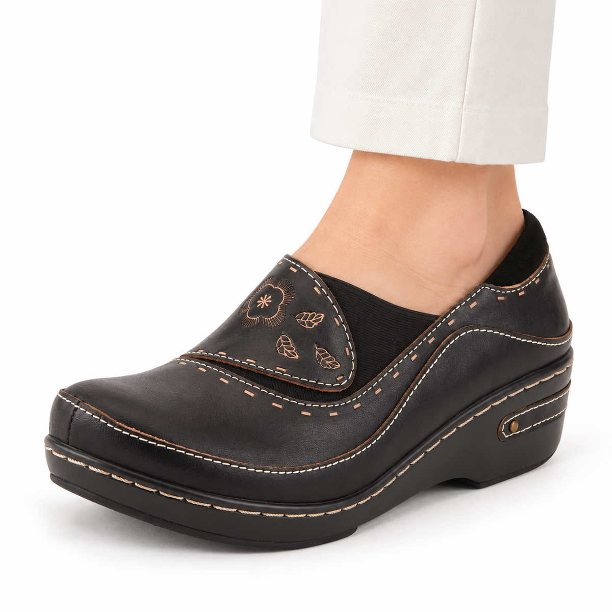 L'Artiste Burbank in Black, on-foot styling on white; AI-generated model illustration