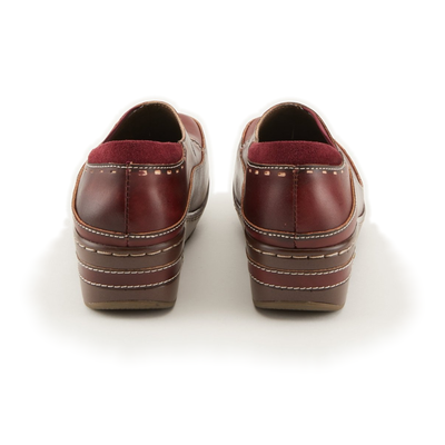 L'Artiste Burbank clogs in Bordeaux, rear view
