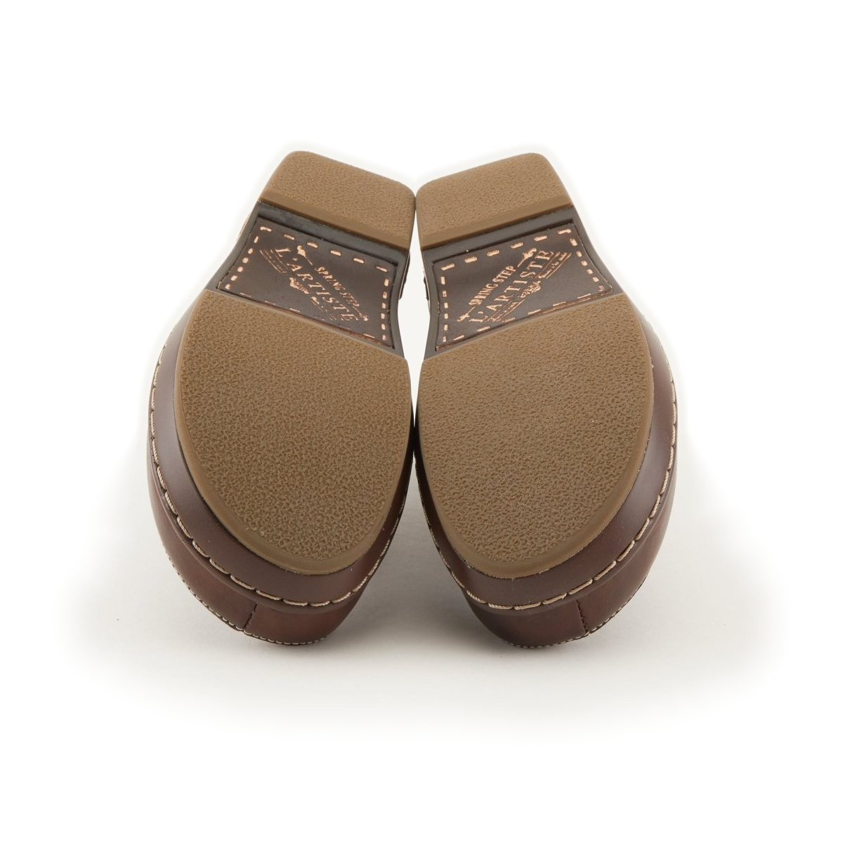 L'Artiste Burbank clogs in Brown, outsole view