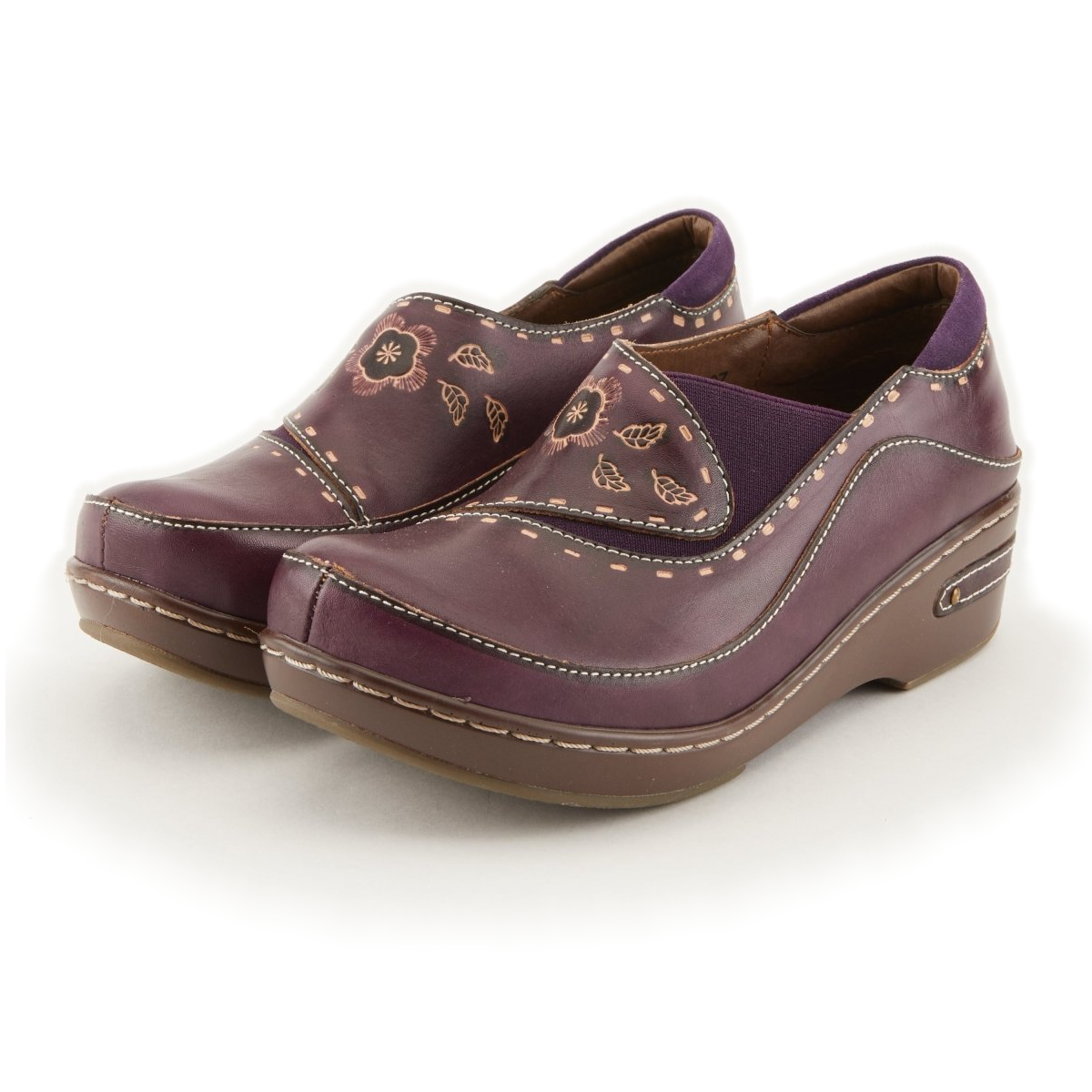 L'Artiste Burbank clogs in Purple, three-quarter front view