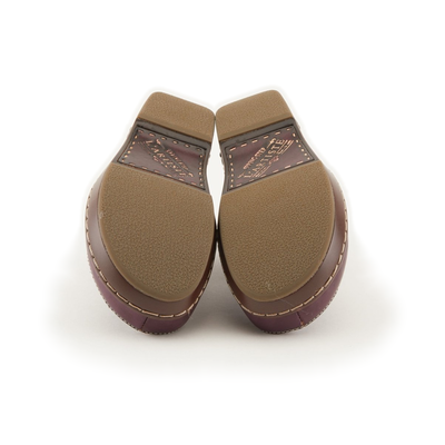 L'Artiste Burbank clogs in Purple, outsole view