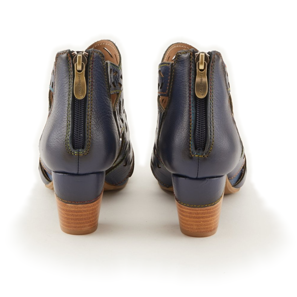L'Artiste Icon Navy sandals, pair, rear view