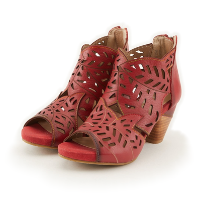 L'Artiste Icon Red sandals, pair, front three-quarter view