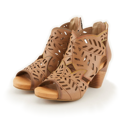 L'Artiste Icon Tan sandals, pair, front three-quarter view