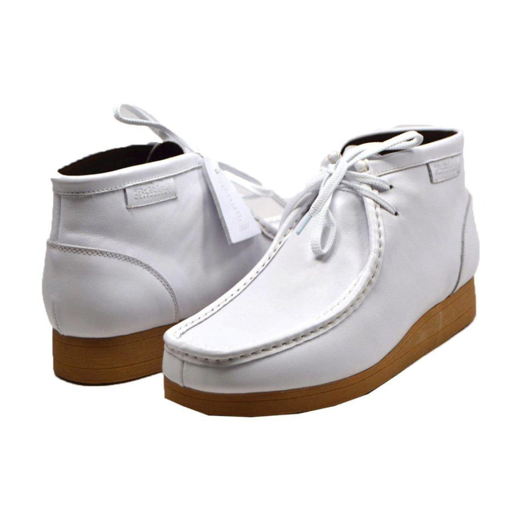 British Walkers New Castle 2 men's White ankle boots, pair angled view