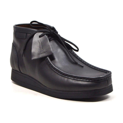 British Walkers New Castle 2 men's Black ankle boots, front three-quarter view