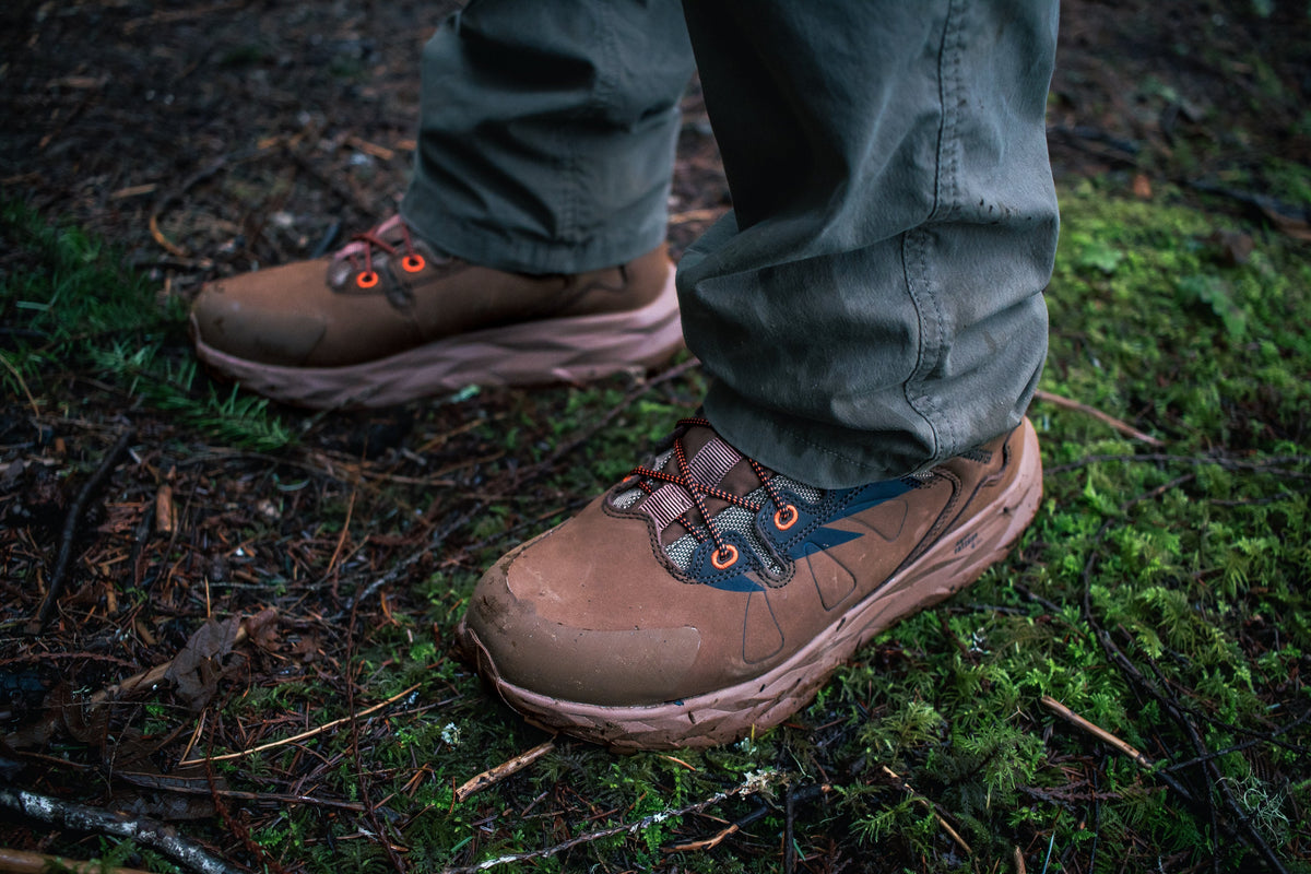 ROCKROOSTER Farmington Brown 6 Inch Waterproof Hiking Boots with VIBRAM® Outsole  OC21031 – sole view