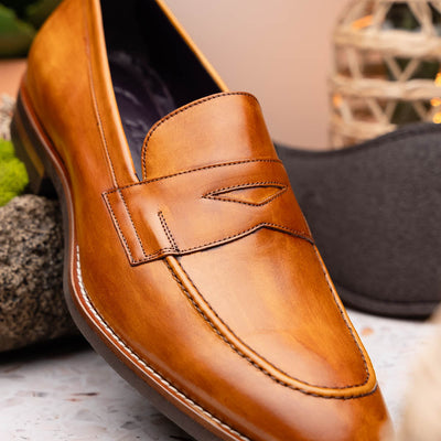 Zelli Italia 15-400-CML ROMA Hand Burnished Calfskin Penny Loafer Camel Lifestyle View