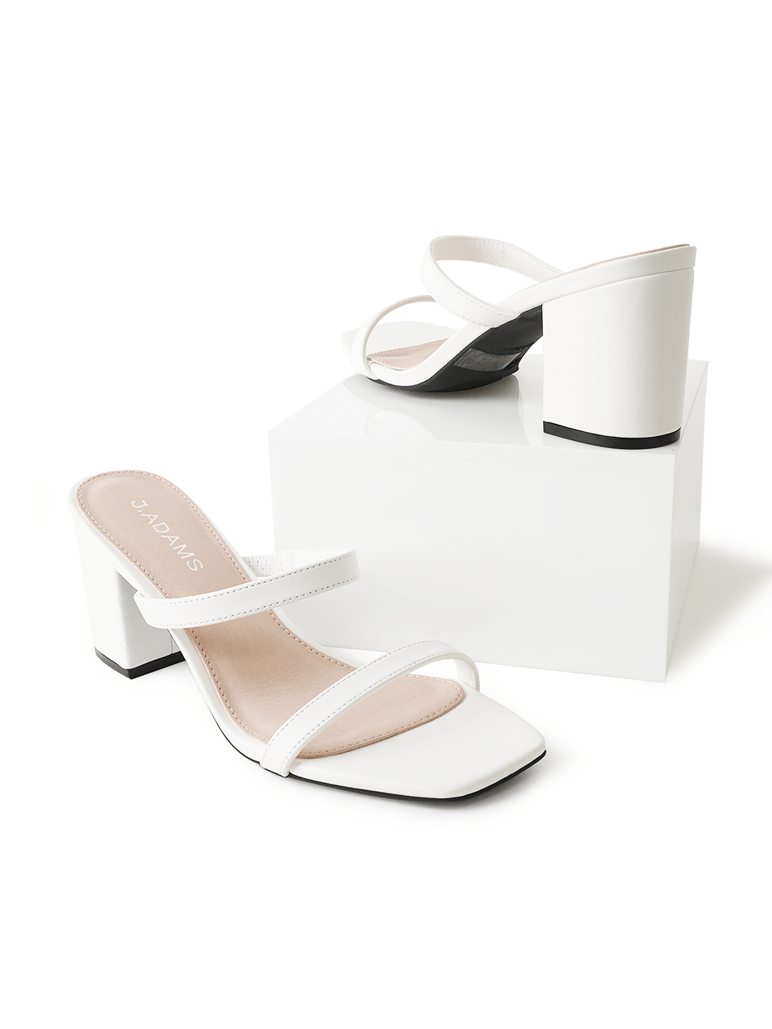 Stormi | White