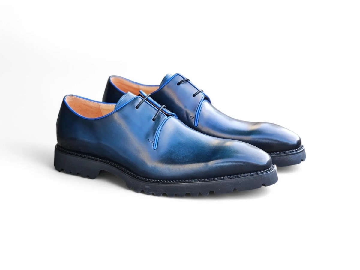 Carrucci Shoes Whole Cut Derby With Lug Sole Lightweight KS480101